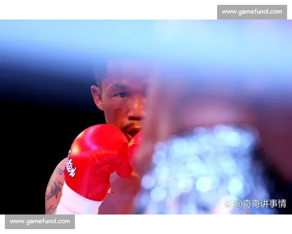 女子散打竞技：激烈对抗与技巧碰撞展现力量与智慧之美