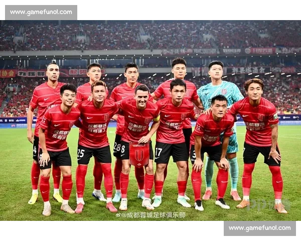 富力队奋勇拼搏全力迎战对手，展现球队无限潜力与未来希望